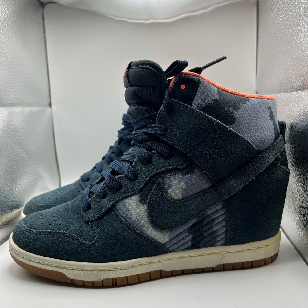 Nike wedge sneaker, size US 7.5